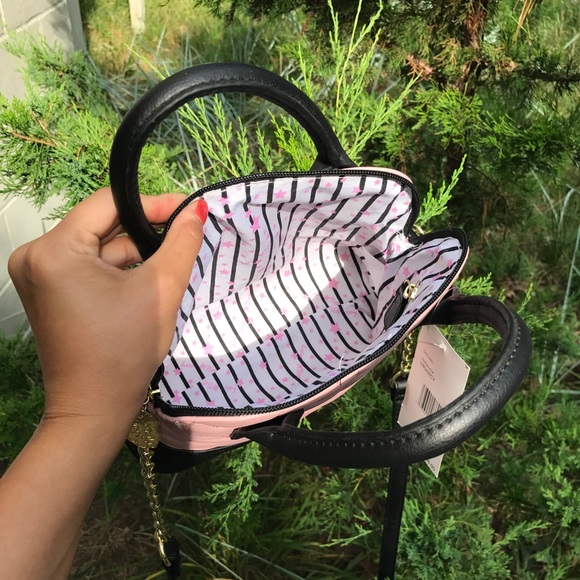 💗BETSEY JOHNSON TAUPE BLACK CROSSBODY SMALL BAG! - Picture 7 of 8